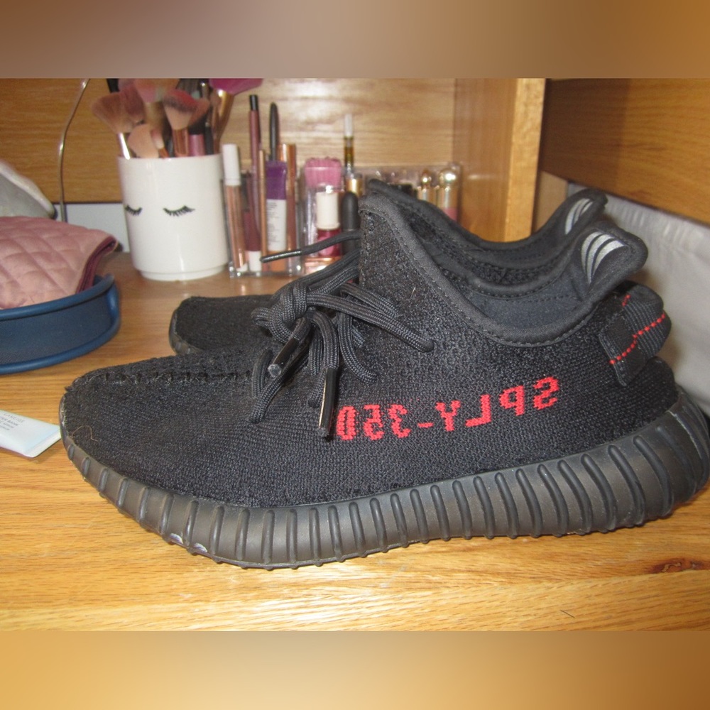 YEEZY BOOST 350 V2 “BRED”